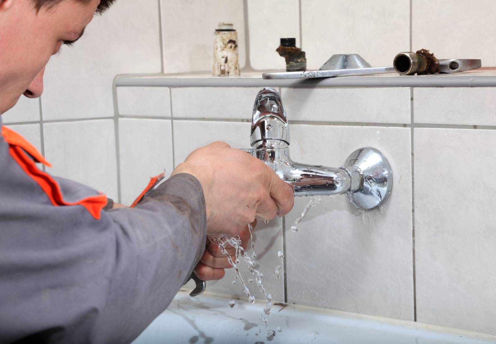 What You Should Do in Case of a Plumbing Emergency